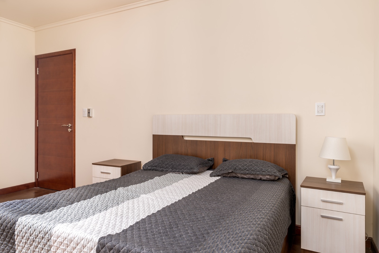 Amplio y lujoso penthouse amoblado en alquiler - Imagen 4