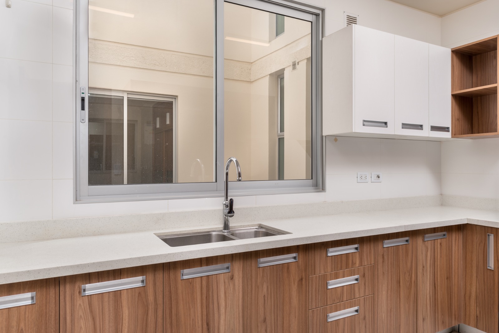 Amplio y lujoso penthouse amoblado en alquiler - Imagen 5